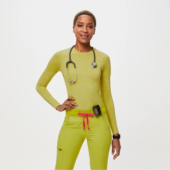 Figs limeade salta under scrub longsleeve - Picture 1 of 4